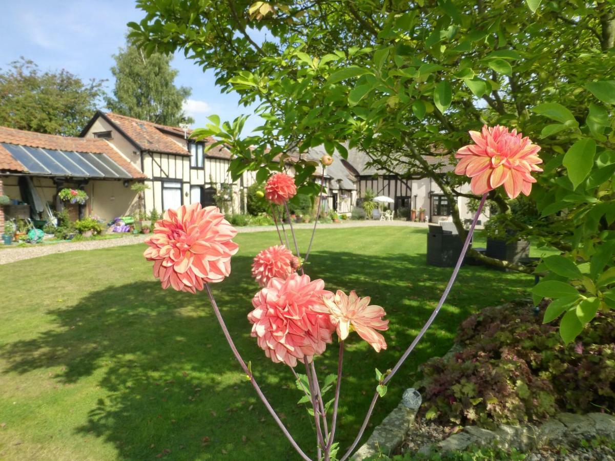 The Greyhound - Historic Former Inn Glemsford Esterno foto